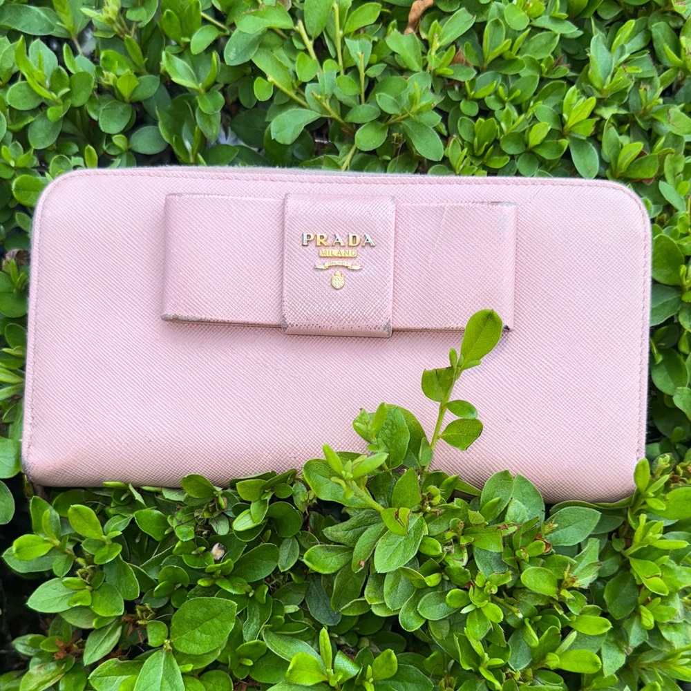 Prada Light Pink Bow Wallet GUC authentic - Picture 2 of 13